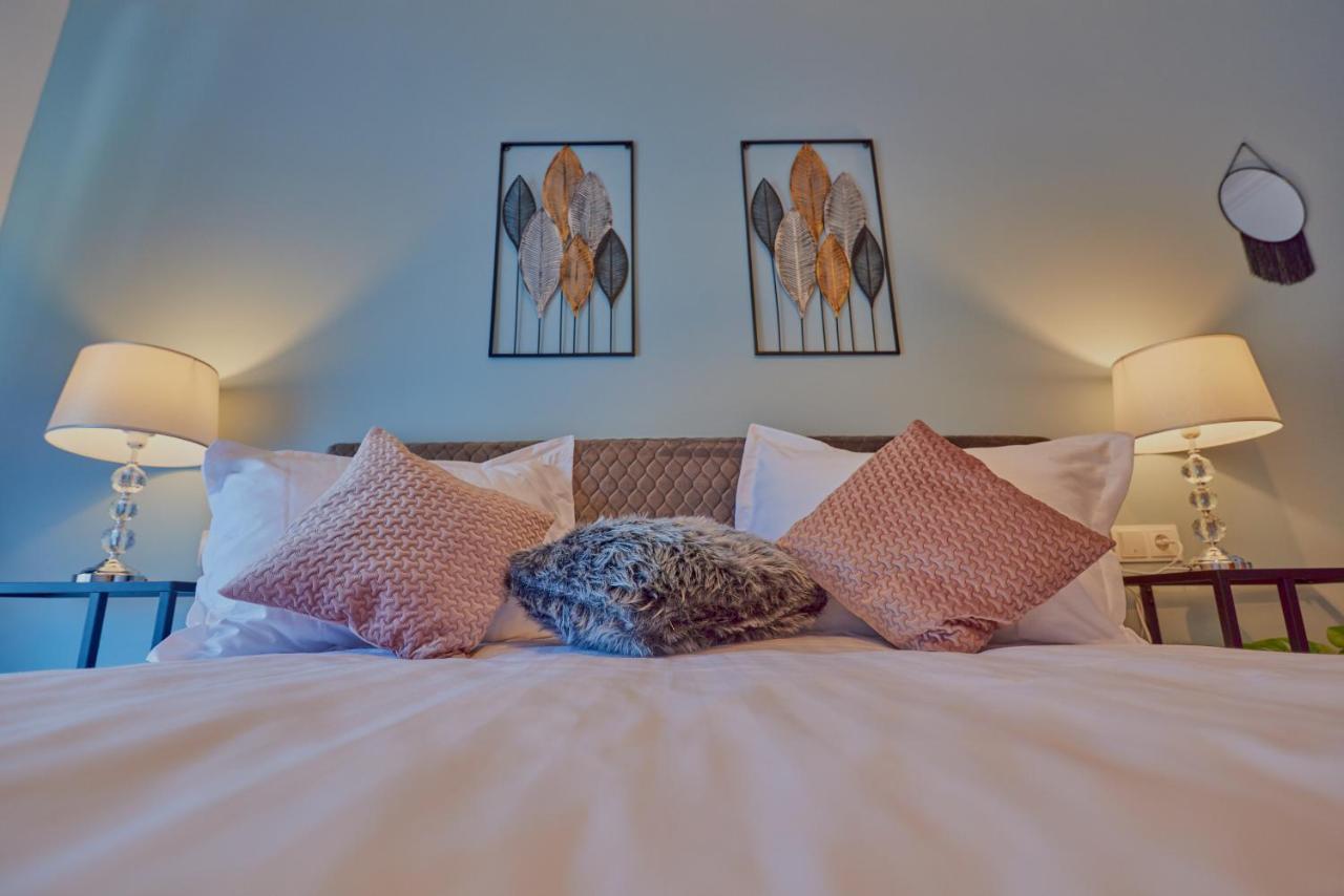 Velvet Apartment